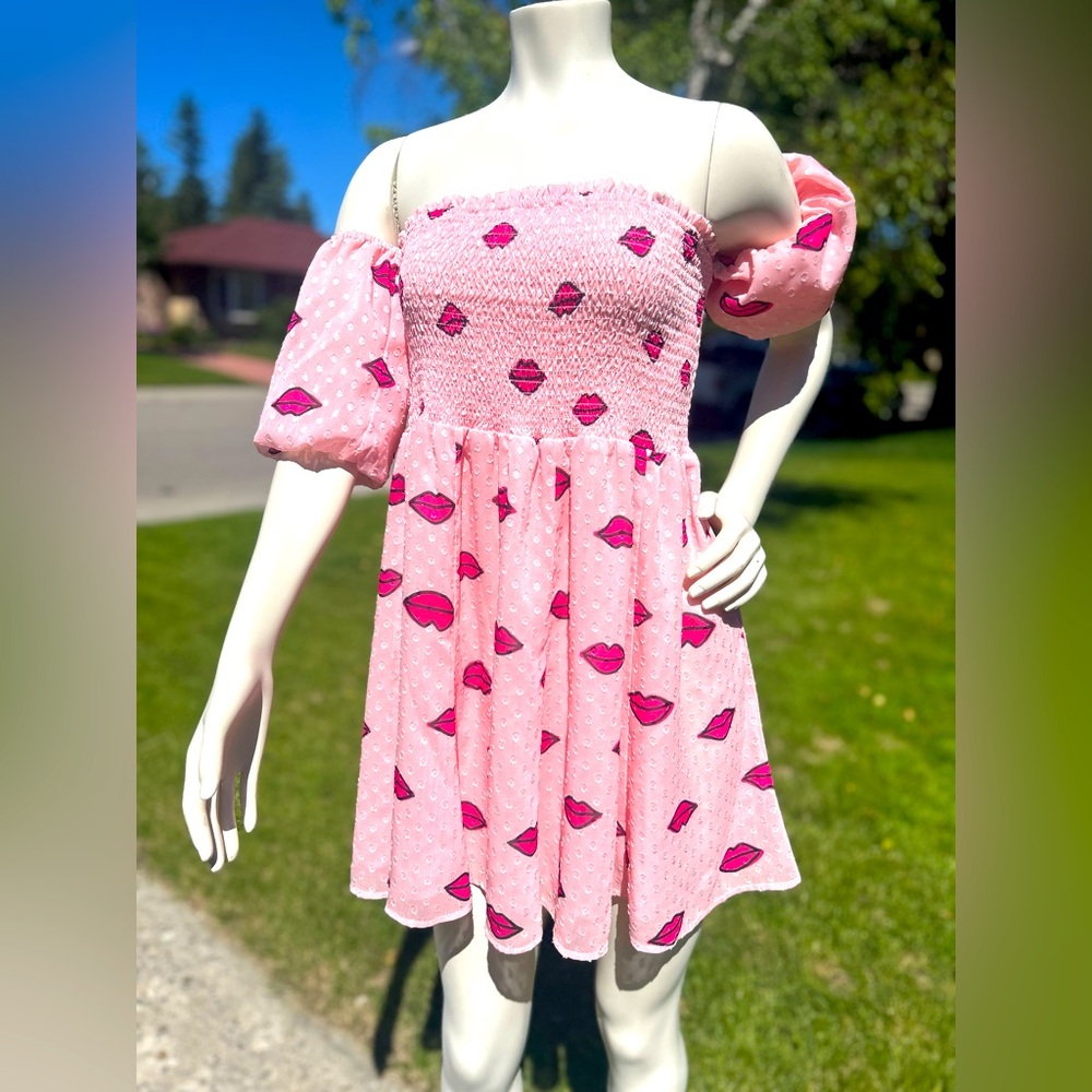 Betsey Johnson Ariana Pink Dress lips babydoll puff sleeve